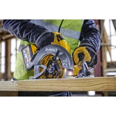 Пила дисковая аккумуляторная DeWALT DCS578X2