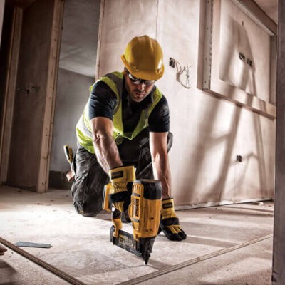 Пістолет цвяхозабивний акумуляторний безщітковий DeWALT DCN680NT