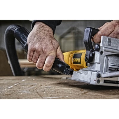 Фрезер ламельний мережевий DeWALT DW682K