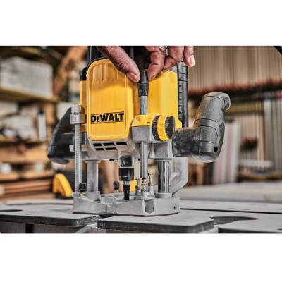 Фрезер сетевой DeWALT DWE625