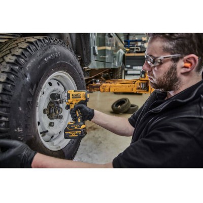 Гайковерт акумуляторний безщітковий Dewalt DCF891NT