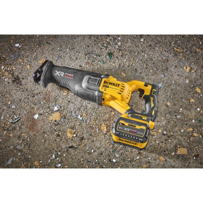 Шабельна акумуляторна пила Dewalt DCS386NT