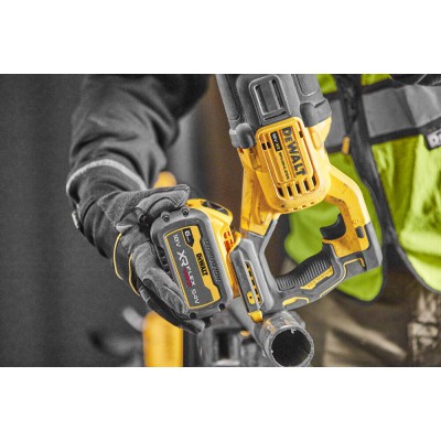 Шабельна акумуляторна пила Dewalt DCS386NT