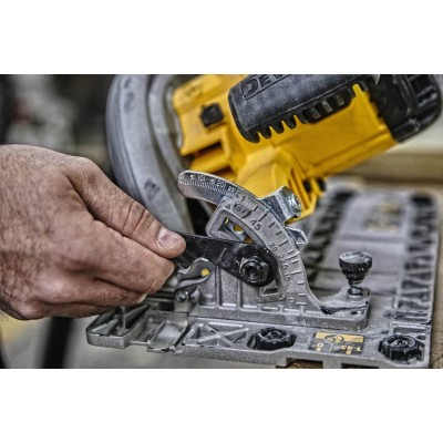 Пилка дискова мережева DeWALT DWE576K