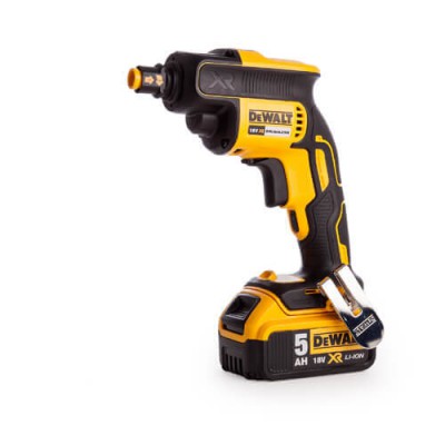 Аккумуляторный шуруповерт Dewalt бесщеточный DCF620P2K