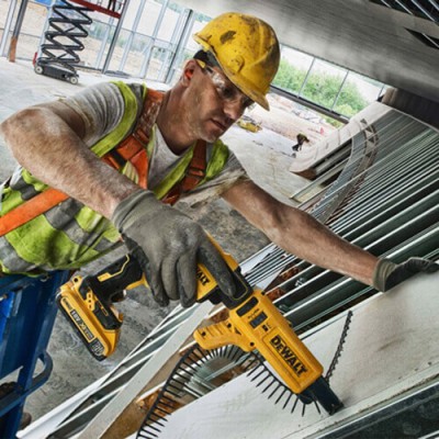 Аккумуляторный шуруповерт Dewalt бесщеточный DCF620P2K
