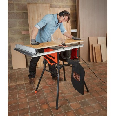 Циркулярная настольная пила сетевая Black+Decker BES720