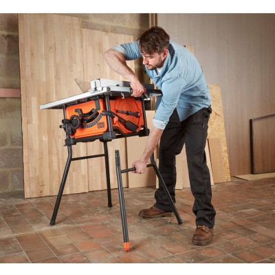 Циркулярная настольная пила сетевая Black+Decker BES720