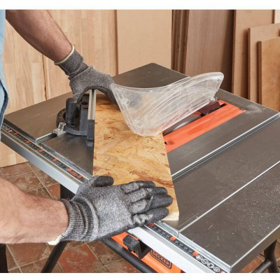 Циркулярная настольная пила сетевая Black+Decker BES720