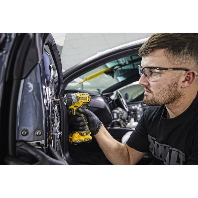 Акумуляторний шуруповерт безщітковий Dewalt DCF601D2