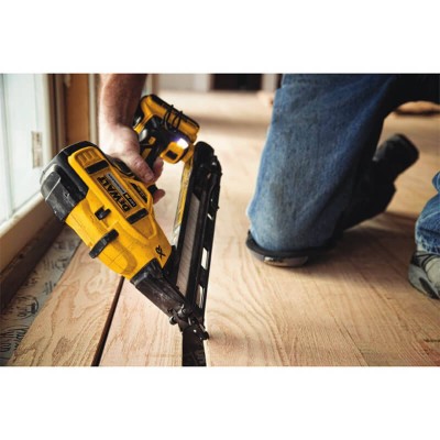 Пистолет гвоздезабивной аккумуляторный бесщёточный DeWALT DCN650N