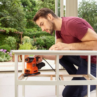 Вібраційна машина шліфувальна мережева Black+Decker BEW200