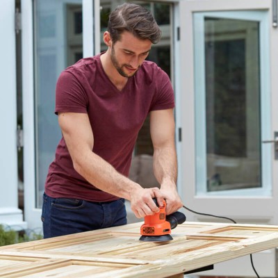 Вібраційна машина шліфувальна мережева Black+Decker BEW200
