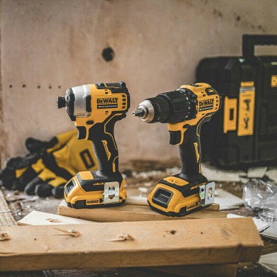 Набір з двох інструментів безщіткових DeWALT DCK2062D2T