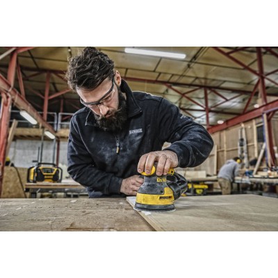 Ексцентрикова шліфувальна машина мережева Dewalt DWE6423