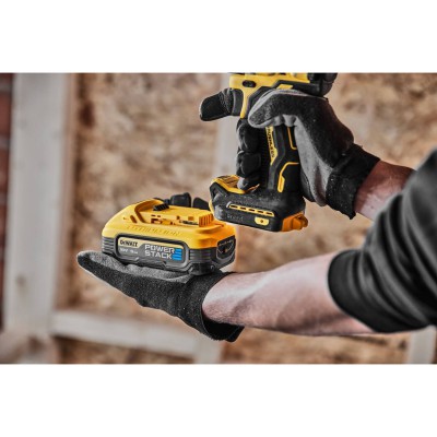Дрель-шуруповёрт аккумуляторная бесщёточная + подарок DeWALT DCD800H2T+DCF840N