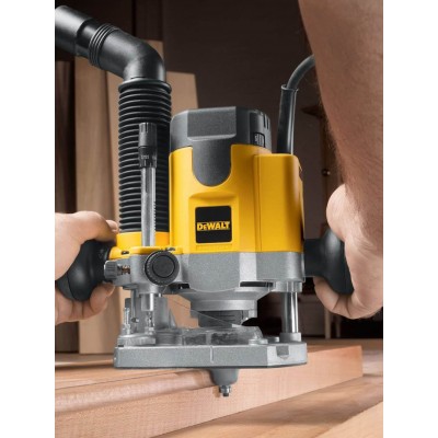 Фрезер мережевий DeWALT DW621KT