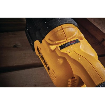 Пила сабельная аккумуляторная DeWALT DCS386T1