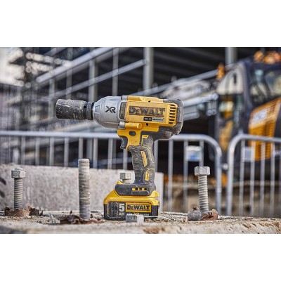 Гайковёрт Dewalt ударный аккумуляторный бесщёточный DCF897NT