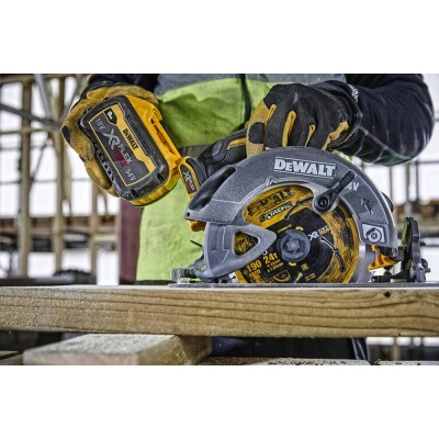 Пила дисковая аккумуляторная DeWALT DCS578T2