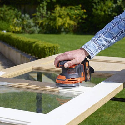 Эксцентриковая шлифовальная машинка по дереву аккумуляторная Black+Decker BDCROS18N