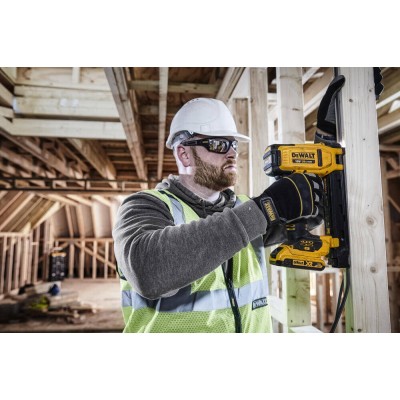 Степлер скобозабивний акумуляторний DeWALT DCN701D2