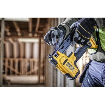 Степлер скобозабивний акумуляторний DeWALT DCN701D2