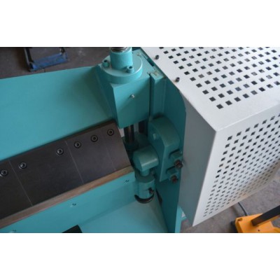 Моторизированный листогибочный станок с поворотной балкой CK EMSA CPM 2520x2,5