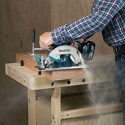 Аккумуляторная дисковая пила Makita DHS 680 ZJ (без АКБ)
