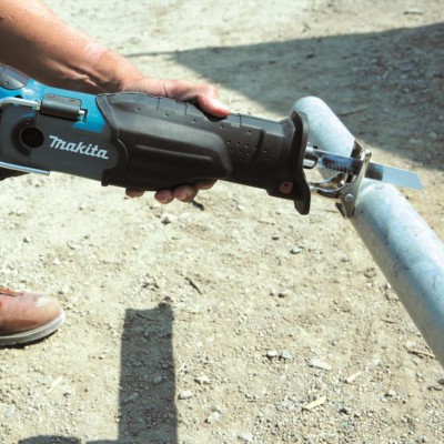 Аккумуляторная сабельная пила Makita BJR 181 RFE