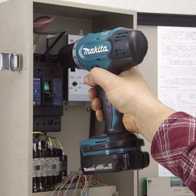 Аккумуляторная ударная дрель-шуруповерт Makita BHP 343 SHE