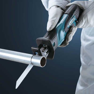Аккумуляторная сабельная пила Makita JR 100 DWE