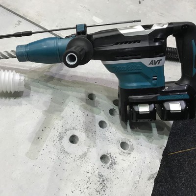 Перфоратор аккумуляторный Makita DHR400ZK