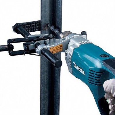 Дрель безударная Makita 6305