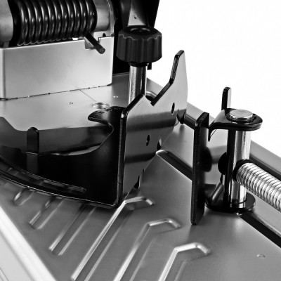 Монтажная пила Makita LW 1400