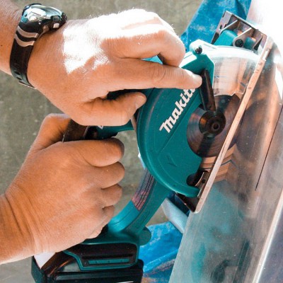 Аккумуляторная дисковая пила по металлу Makita DCS 550 Z (без АКБ)