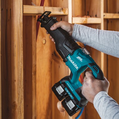 Аккумуляторная ножовка Makita DJR 360 Z (без АКБ)