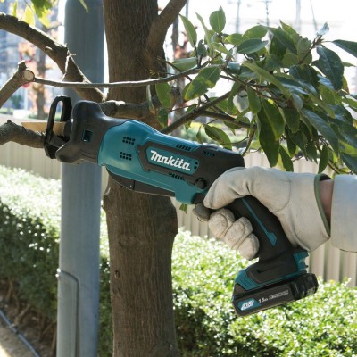 Аккумуляторная сабельная пила Makita JR 105 DZ