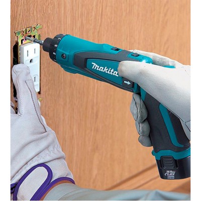 Акумуляторний шуруповерт Makita DF 012 DSE
