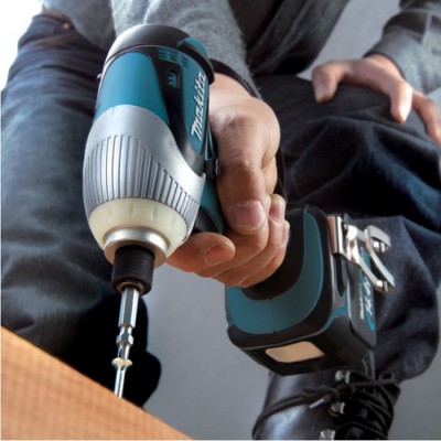 Аккумуляторный ударный гайковерт Makita BTD 130 FRFE