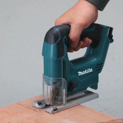 Акумуляторний лобзик Makita JV 100 DWE