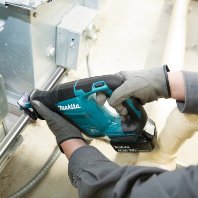Аккумуляторная ножовка Makita DJR 188 Z (без АКБ)