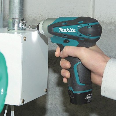 Аккумуляторный гайковерт Makita TD 090 DWE