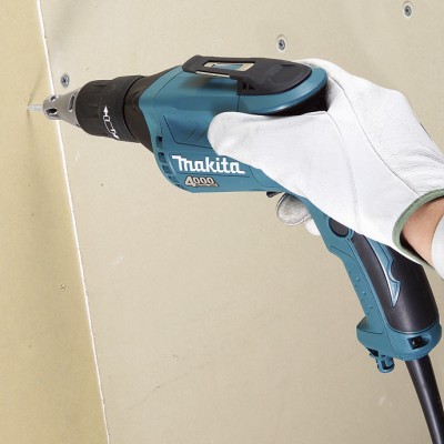 Мережевий шуруповерт Makita 6821