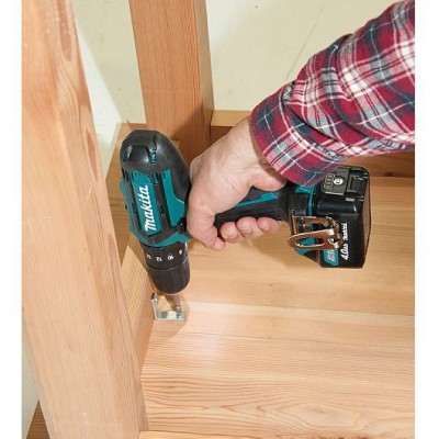 Акумуляторний ударний дриль-шуруповерт Makita HP 331 DWAE