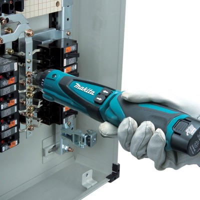 Акумуляторний шуруповерт Makita DF 010 DSE