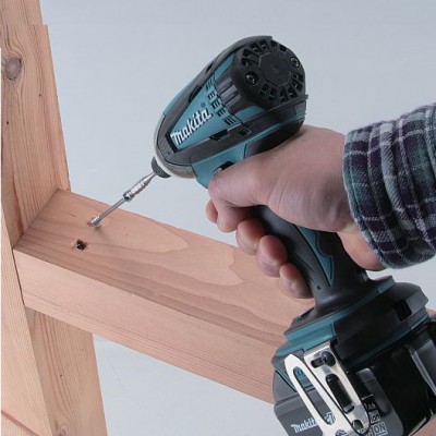 Аккумуляторный ударный гайковерт Makita DTD 146 RFJ
