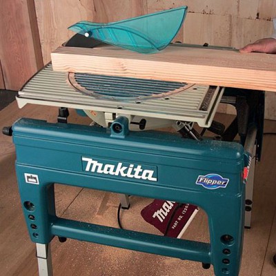 Торцювальна пилка зі столом Makita LF 1000