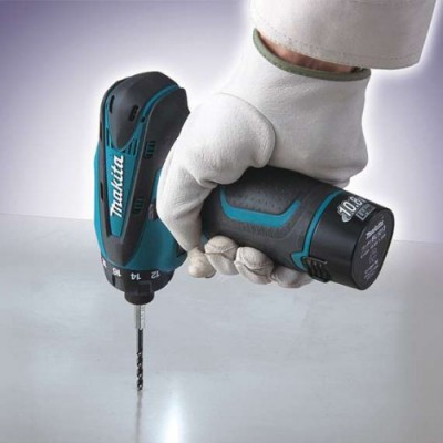 Акумуляторний дриль-шуруповерт Makita DF 030 DWE