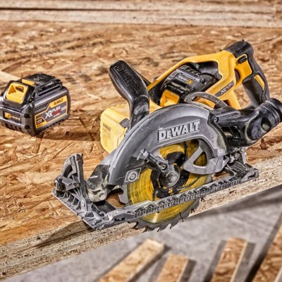 Пила дисковая аккумуляторная с бесщеточным двигателем DeWALT DCS577T2